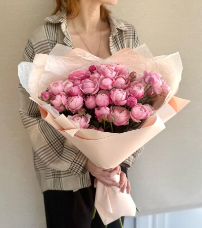 Моно букет из кустовой розы Сильва Пинк